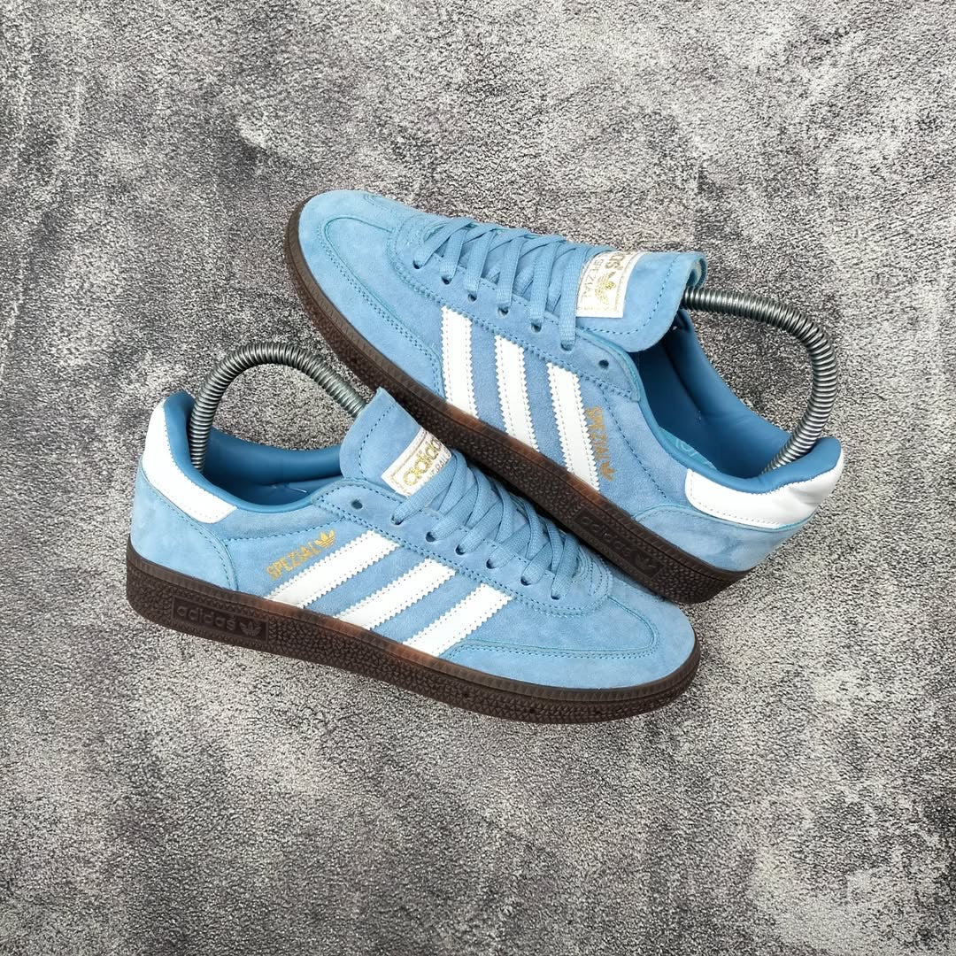 Adidas Spezial bleu ciel et blanc