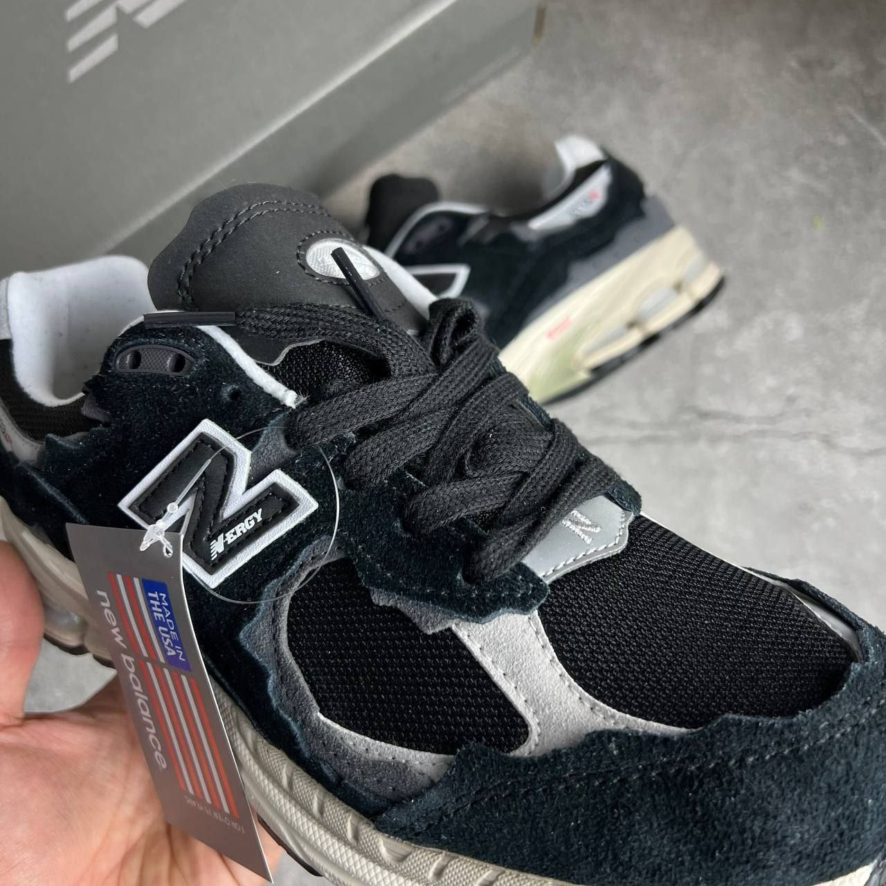 New Balance 2002R Noir Gris