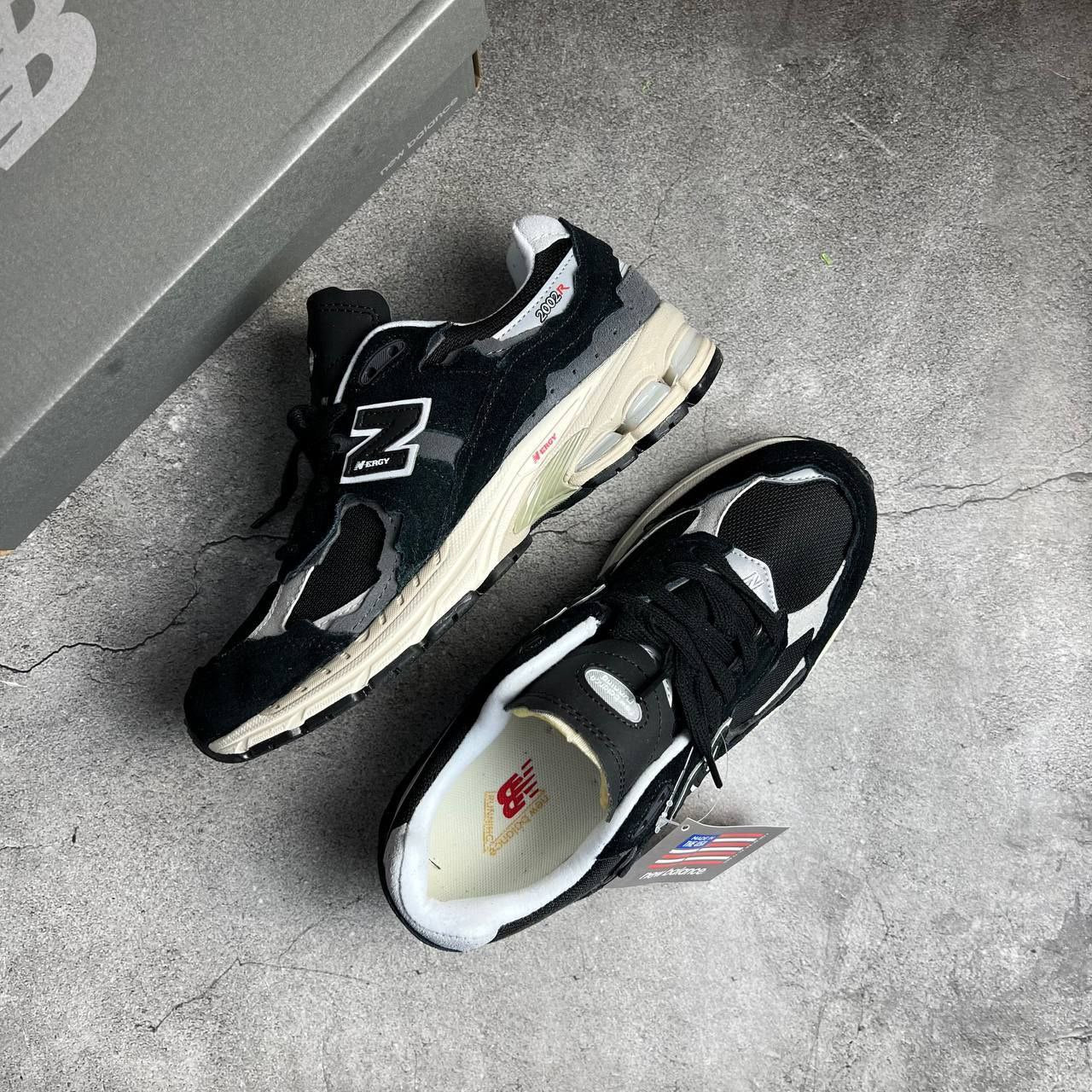 New Balance 2002R Protection Pack Black