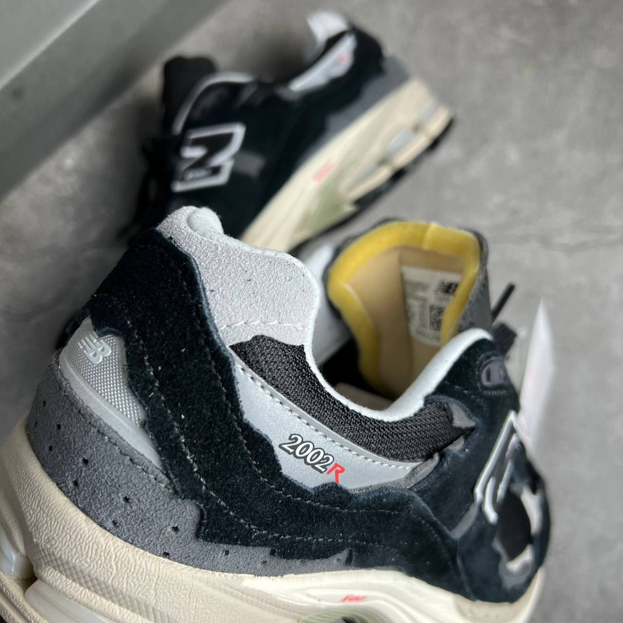 New Balance 2002r Noir et Gris