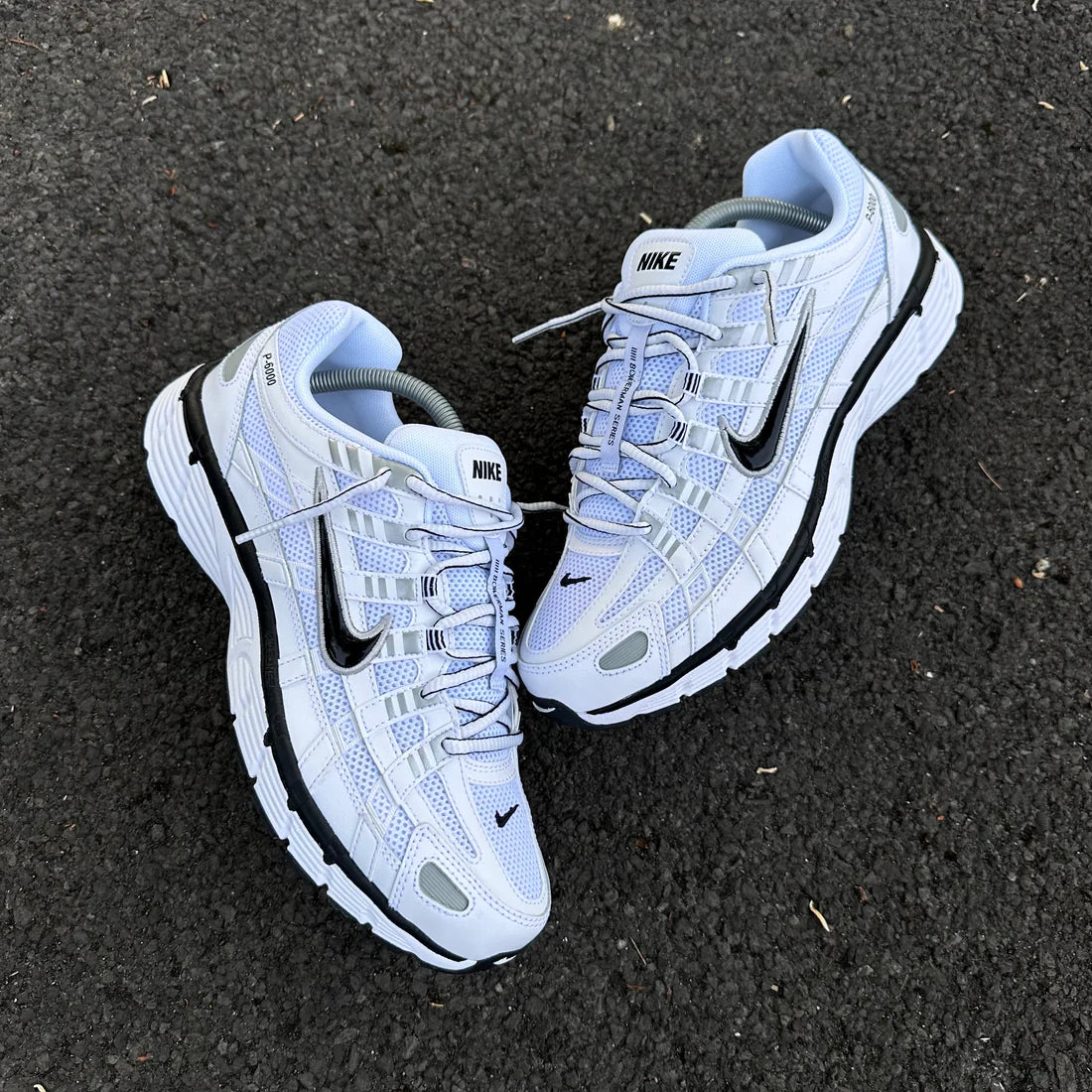 Nike P6000 Blanc Noir Pas Cher